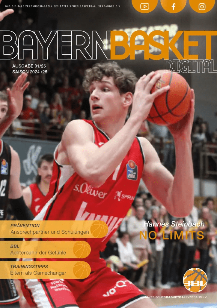 Junger Basketballspieler dribbelt einen Ball in einem Spielumfeld mit Fans im Hintergrund. Auf dem Cover steht "BayernBasket Digital".